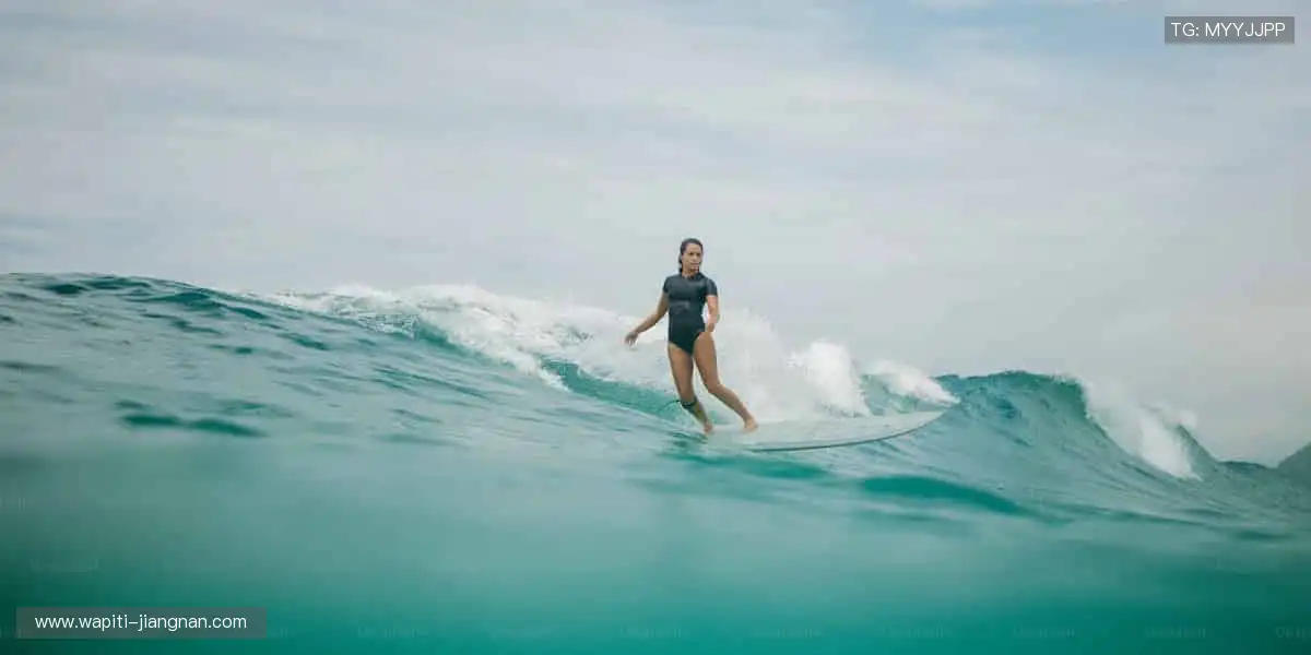 一键开启直播，弹幕互动，和全球球迷一起沸腾💬🌍